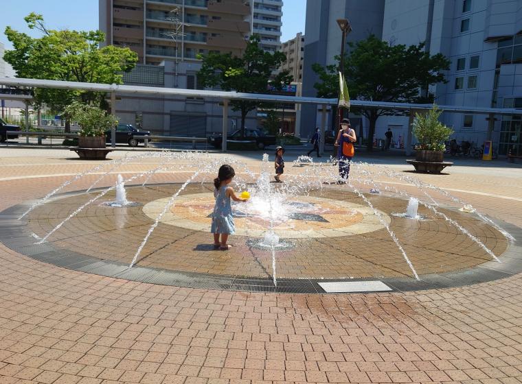 駅前広場噴水