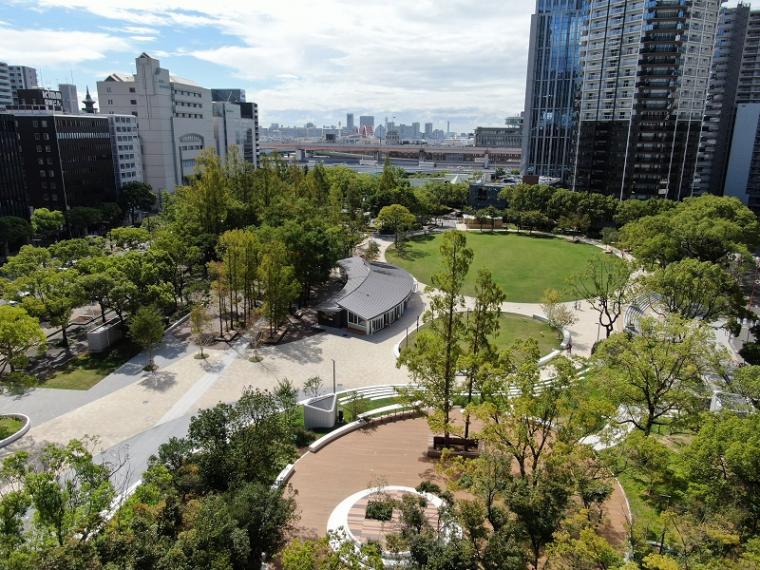 東遊園地北側園地全景