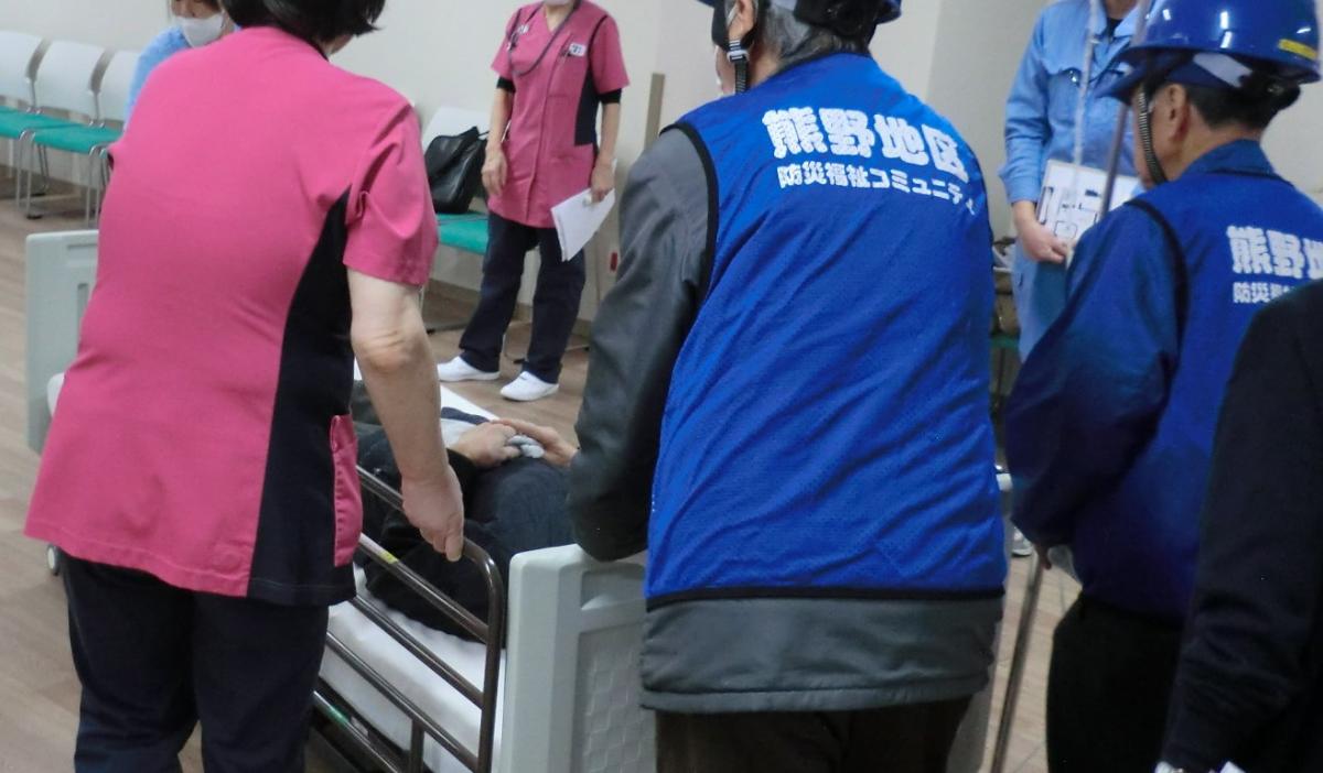熊野防コミ総合訓練ベッド搬送