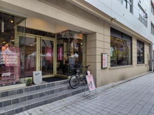 ヨコヅナスタンドスモーキングルーム喫煙所の写真