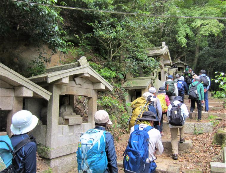 奥之院に続くミニ八十八箇所巡り