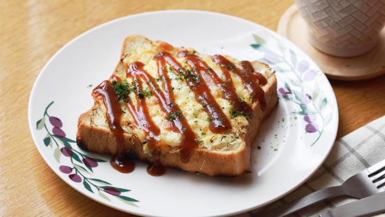 簡単お好み焼き風トースト＆きなこ牛乳