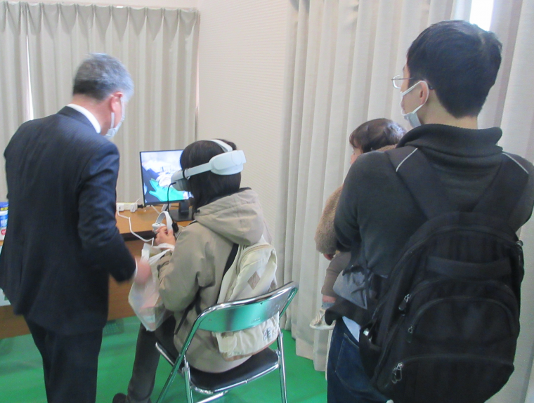 VR体験の様子（第18回防災を考える区民のつどい）