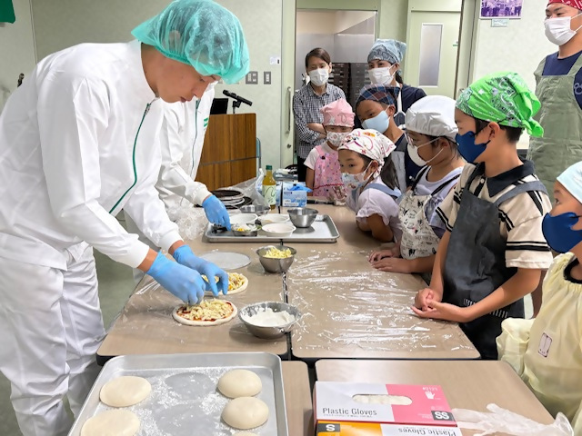 パン工場見学手作りピザ体験プログラム