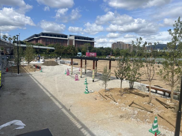 芝生広場（工事中）