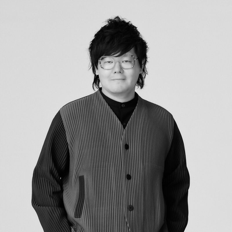 審査員　松山周平氏