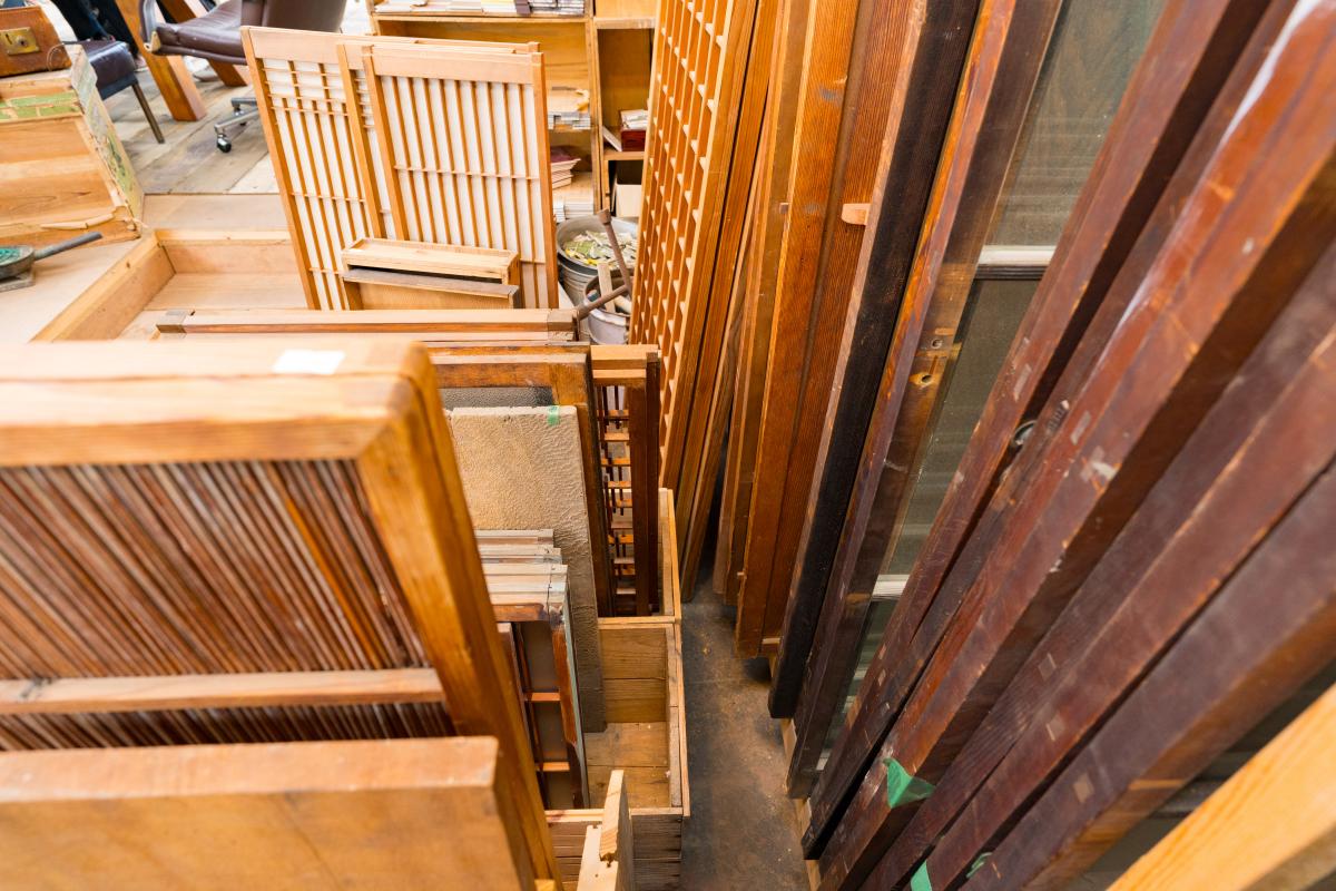 改修後_内装（古材ストック）