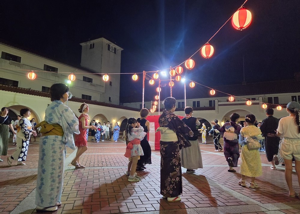 盆踊りの様子