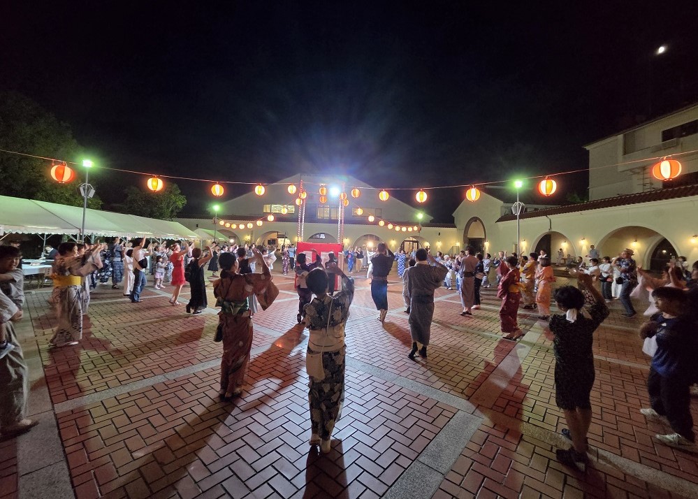 盆踊りの様子