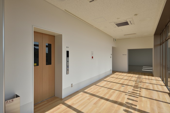 五色塚古墳館_交流ロビー