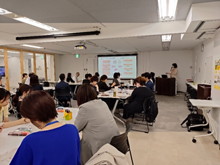 原田医師の講演を熱心に聞き入る参加者