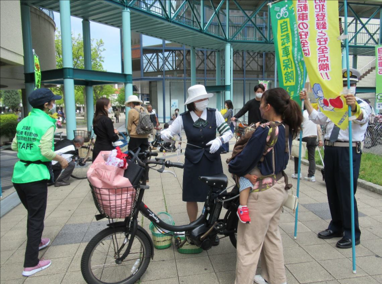 自転車安全運転指導の様子